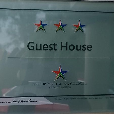Lala Poa Guest House Klerksdorp Buitenkant foto
