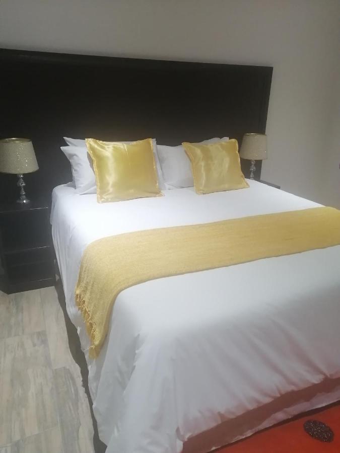 Lala Poa Guest House Klerksdorp Buitenkant foto