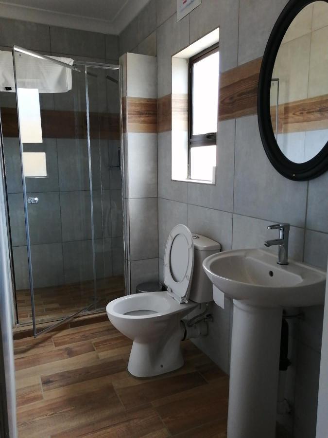 Lala Poa Guest House Klerksdorp Buitenkant foto