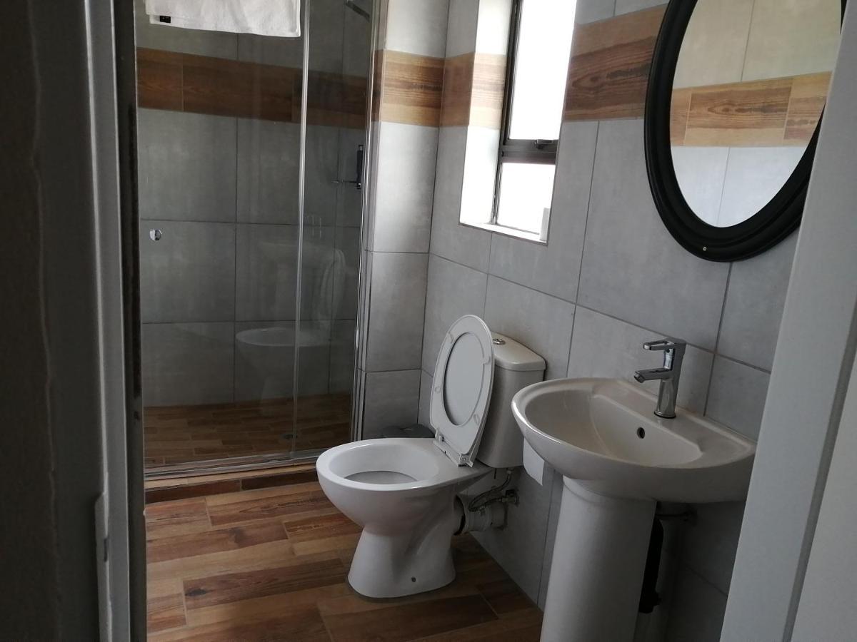 Lala Poa Guest House Klerksdorp Buitenkant foto